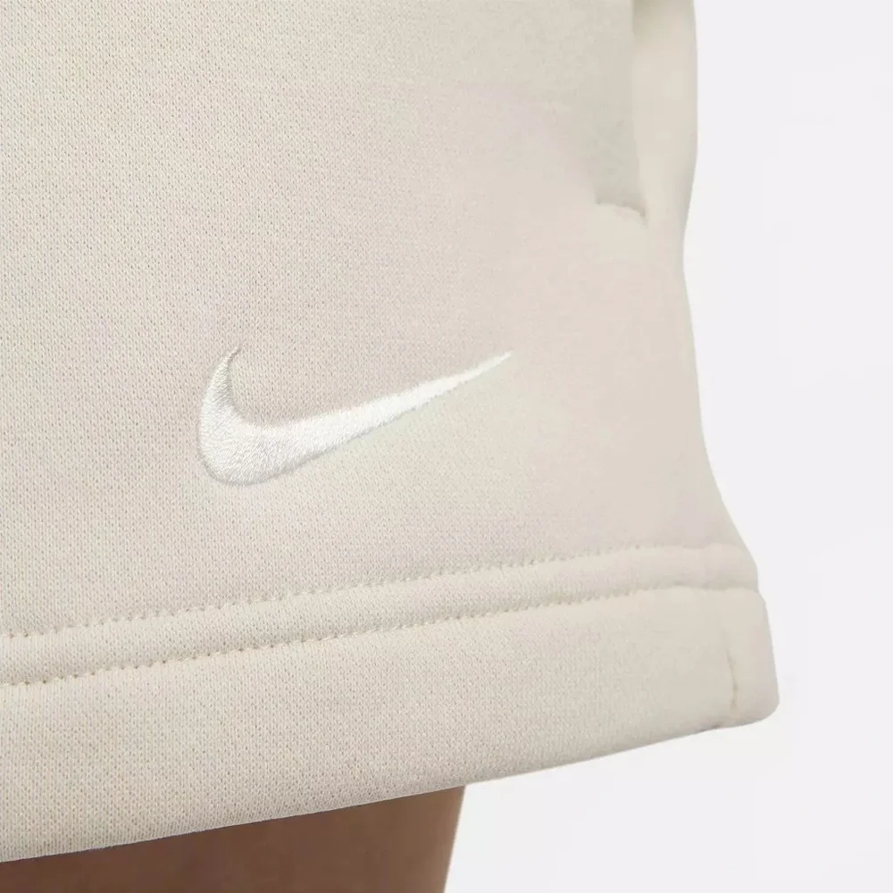 Nike women’s phoenix